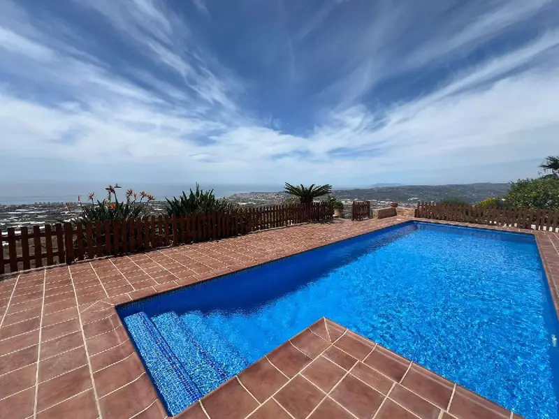 Venta Casa con trastero en Algarrobo