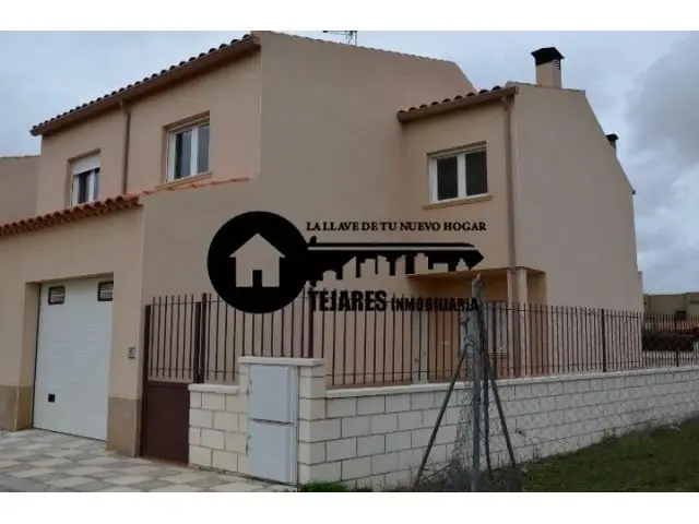 Inmobiliaria Tejares Vende Adosado En Villar De Chinchilla