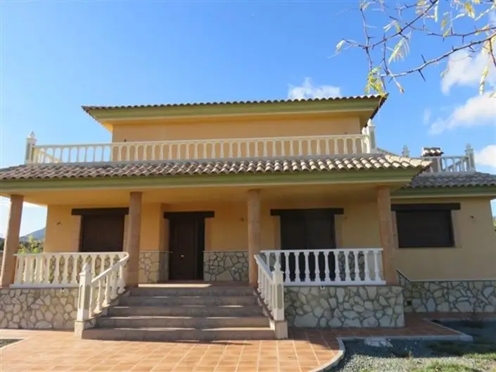 4 Bed Villa for sale
