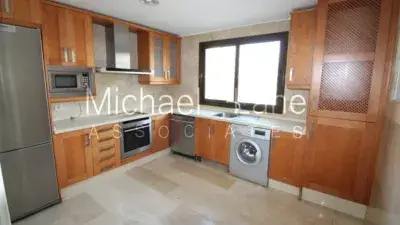 Bajo en Sotogrande con Terraza y 2 Plazas de Parking