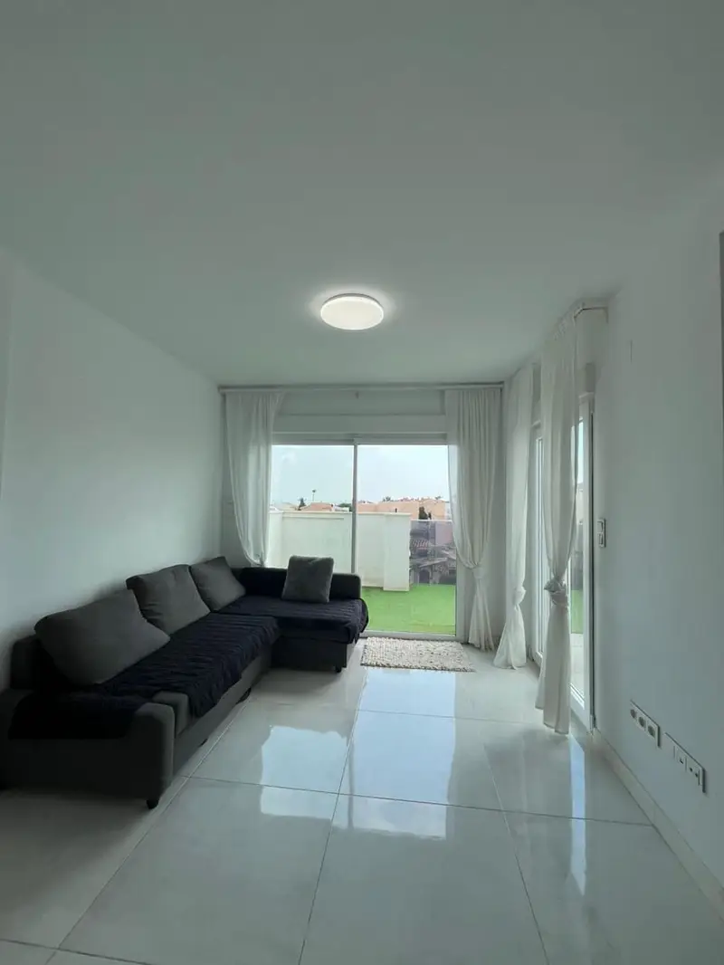 Apartamento en Alquiler Gran Alacant: Moderno y Luminoso