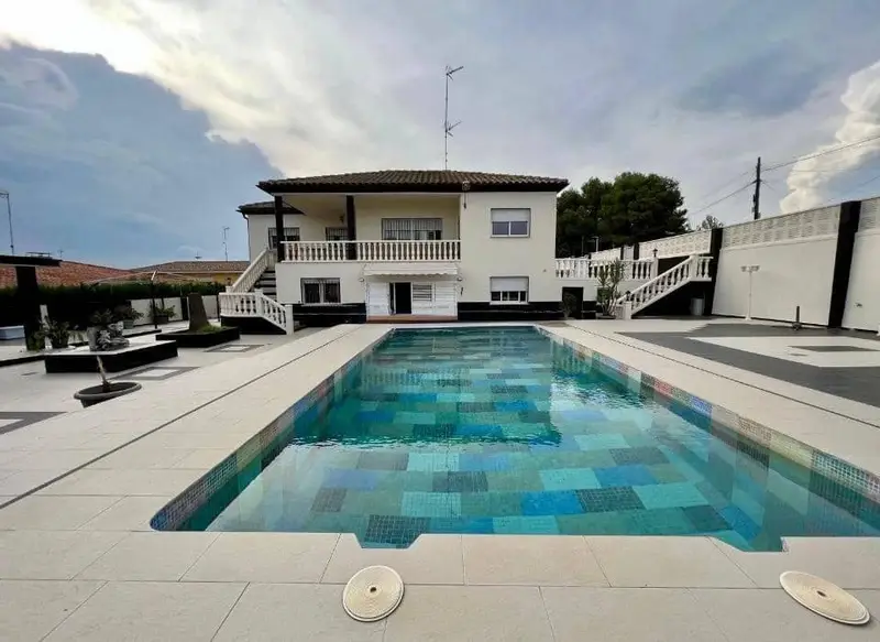 Chalet en Venta Montserrat Valencia 6 Dormitorios Piscina 865m2
