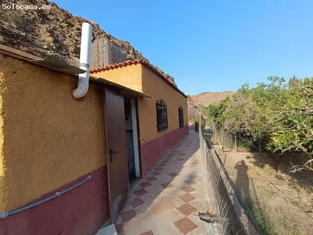 Finca Rustica en Nacimiento con Jardin y Energia Solar