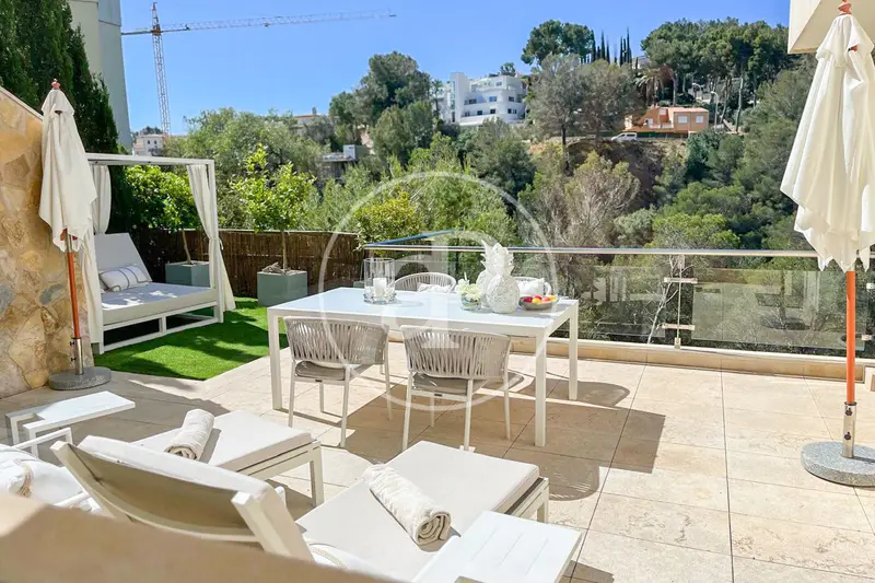Apartamento en Cas Català con 4 dormitorios y jardín privado