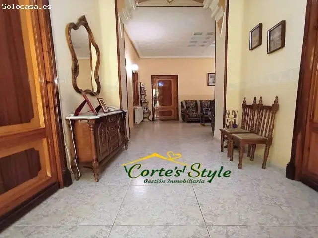 Casa de Pueblo en Tomelloso con 4 Dormitorios y Gran Patio