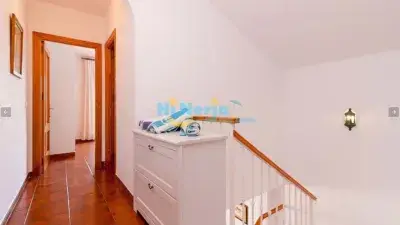 Apartamento en Nerja con Terraza Piscina Wifi y Parking Cerca de la Playa Burriana