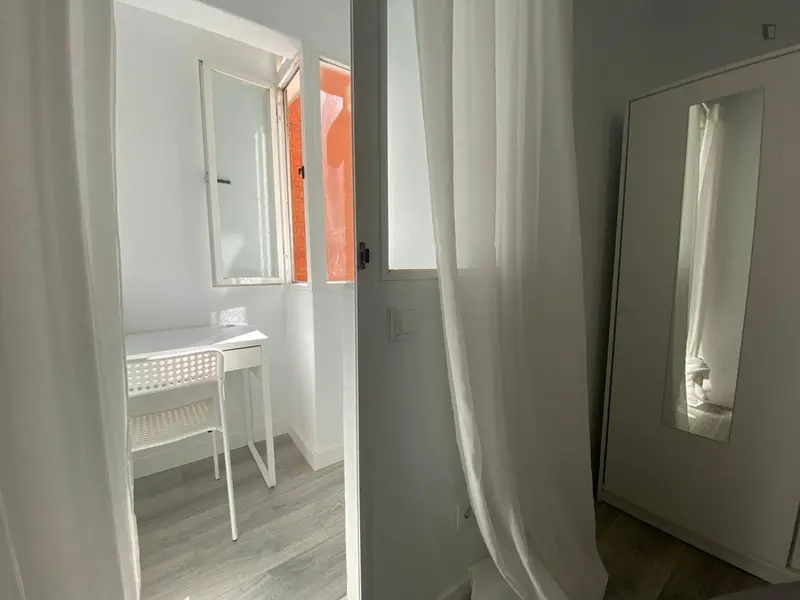 Habitacion Individual con Balcon en Villaverde