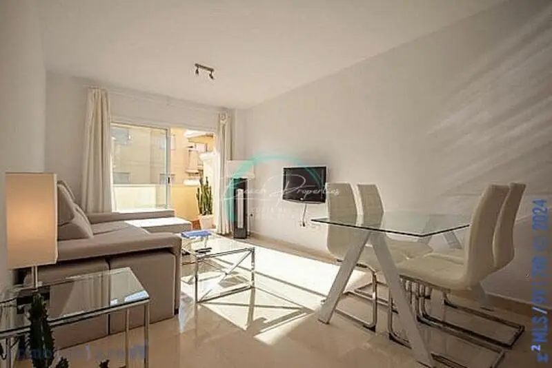 Apartamento en venta en Nerja con 1 dormitorio y piscina