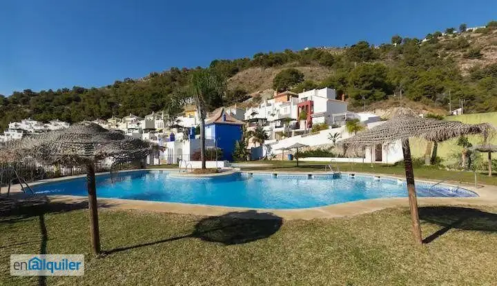 Alquiler Casa Adosada con Piscina y Terraza Almuñecar Centro Septiembre Junio 2024