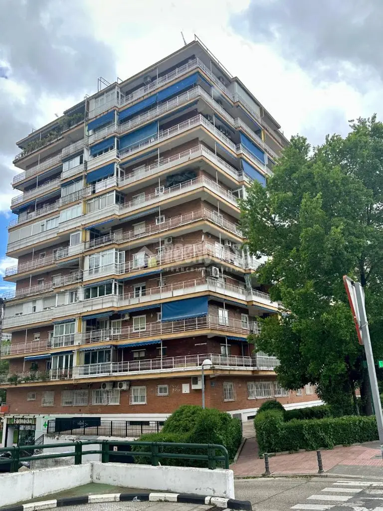 Piso 4 Dormitorios 2 Baños Estoril II