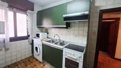 Piso en Venta Zubeldia: Luminoso y Espacioso, Cerca del Metro