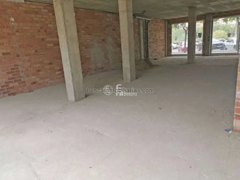 Local Comercial en Venta Cap Pont Lleida 142m2 Salida Humos