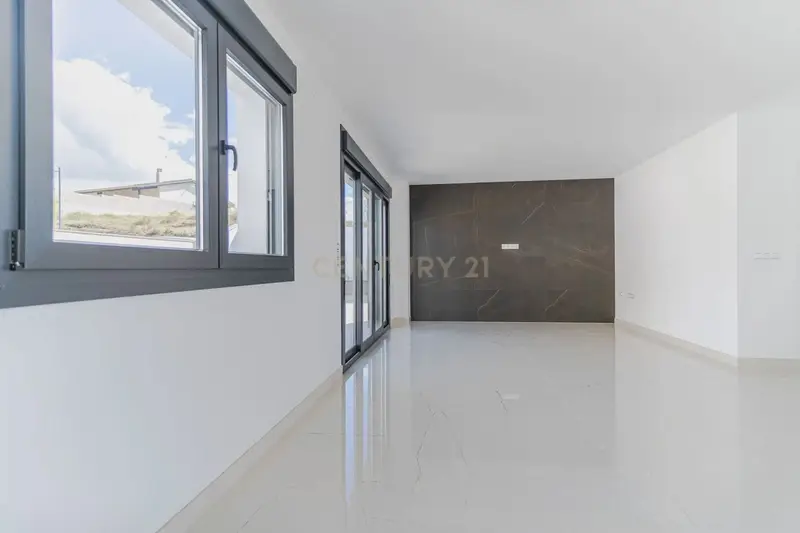Chalet de Lujo en La Zubia con Piscina y Suelo Radiante