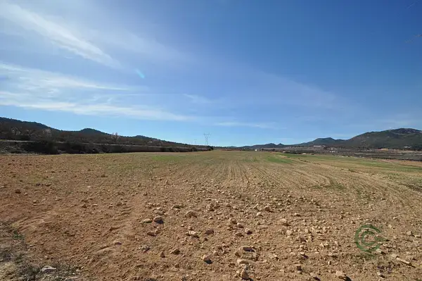 Gran Propiedad 26439m2 cerca Salinas