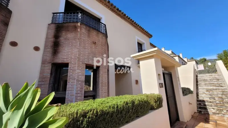 Casa adosada en venta en La Alquería