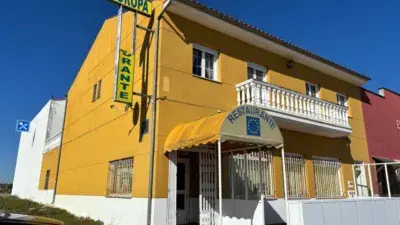 Restaurante con Vivienda y Nave en Sancti-Spíritus