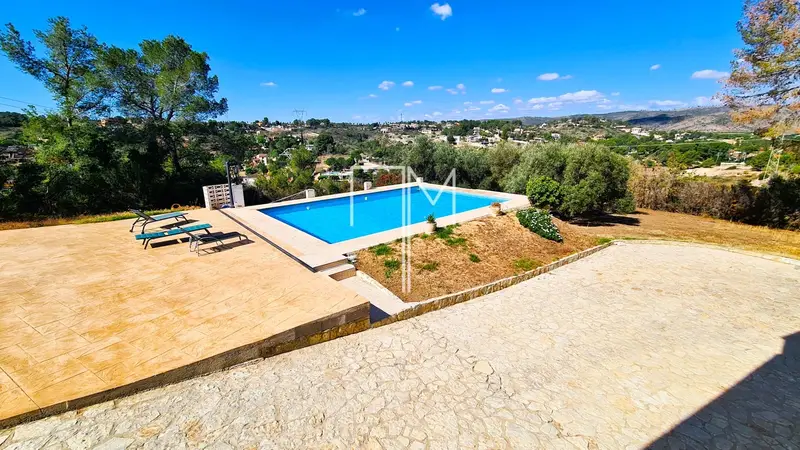 Chalet en Venta Alberic Valencia con Piscina y Vistas