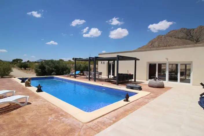 Villa 4 Dormitorios Vistas Montaña Piscina Macisvenda