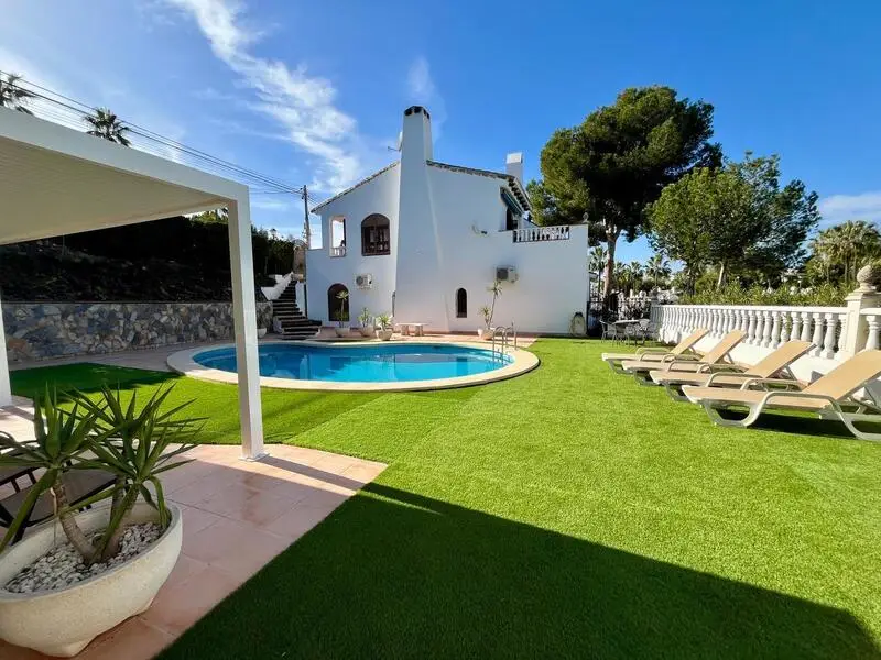Villa de Lujo 4 Dormitorios Villamartin Golf