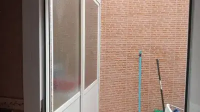 Piso en Venta en N	jar con Local y Garaje