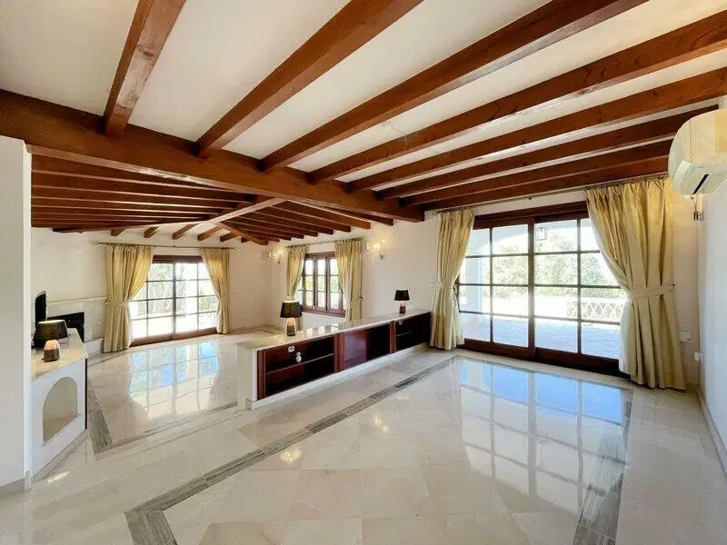 Villa en Venta Valtocado Malaga 4 Dormitorios Piscina Privada