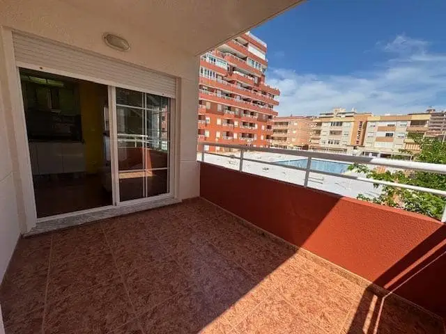 Apartamento en Alquiler Tavernes Valldigna Cerca Playa Piscina Parking