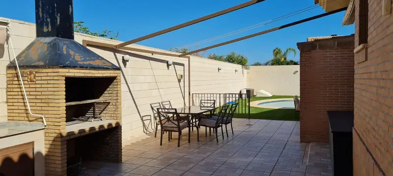 Chalet en Almajada con Piscina y Trastero