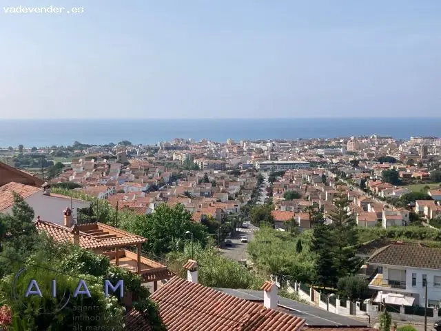 Torre con Vistas Panorámicas en Pineda de Mar