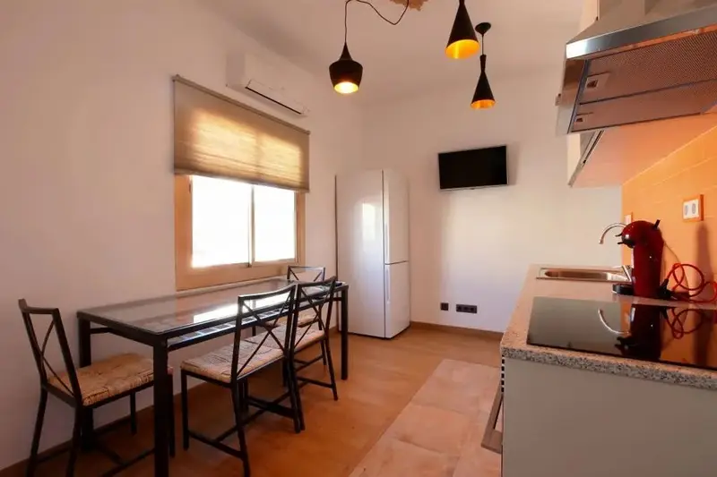 Apartamento 4 Dormitorios 1 Baño en Barcelona