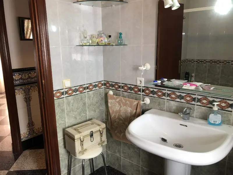 Adosado de 4 Dormitorios en venta Olvera, España