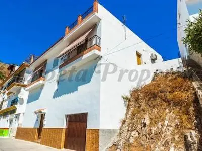 Casa en Cómpeta 3 dormitorios 1 baño terraza