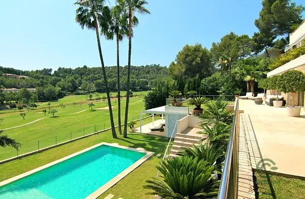 Villa de Lujo en Son Vida 8 Suites Piscina y Pista Squash
