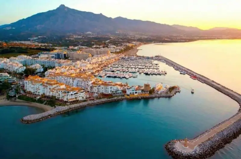 Piso de 5 Dormitorios alquiler Puerto Banus, España