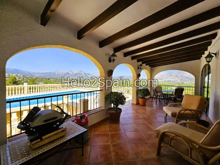 Villa de Lujo con 4 Dormitorios y Piscina Privada cerca de Benidoleig y Beniarbeig