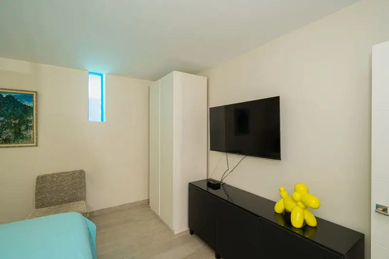 Chalet de Lujo en Finestrat con Vistas al Mar y Piscina Infinita
