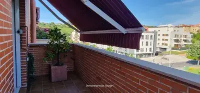 Atico en Venta en Artaza con Terraza y Garaje