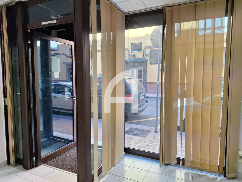 Local Comercial en Barakaldo: Amplio y Luminoso