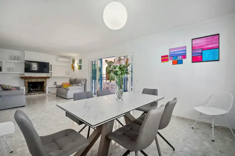 Casa Villa 5 Dormitorios Alquiler Málaga España