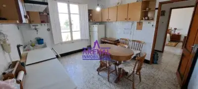 Casa en venta en A Virxe Do Monte con 4 dormitorios y amplio terreno