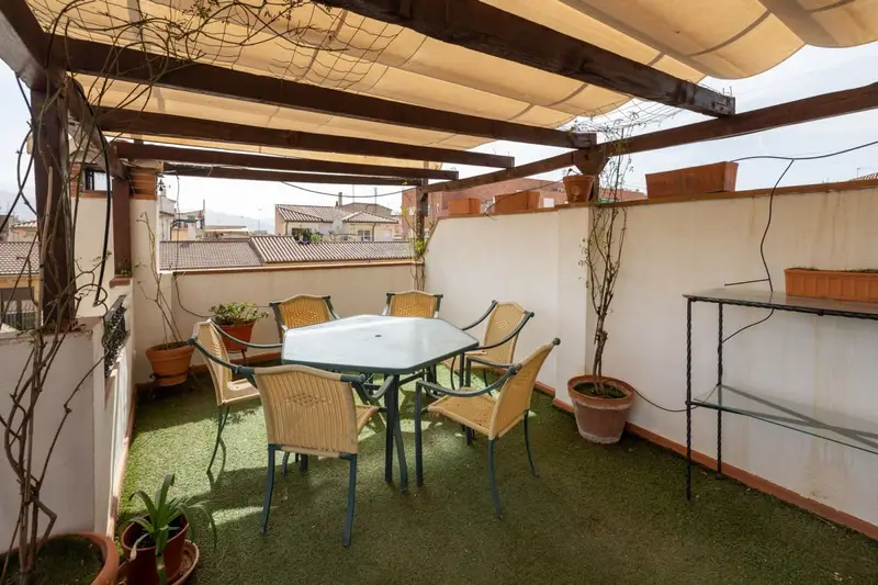 Casa en venta en Plaza de los Lobos Granada