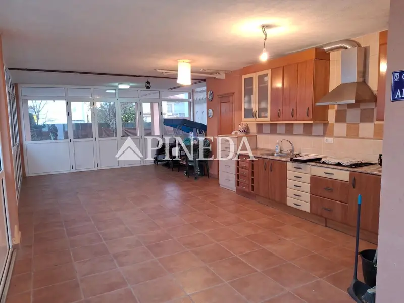 Chalet con Piscina Cerca de la Playa en Almenara