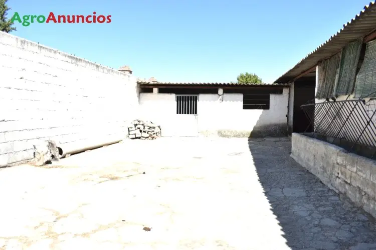 Venta  de Finca con naves en Granada