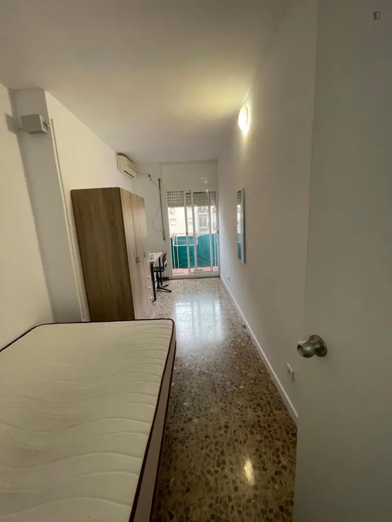 Habitacion Doble con Balcon en Piso de 5 Habitaciones