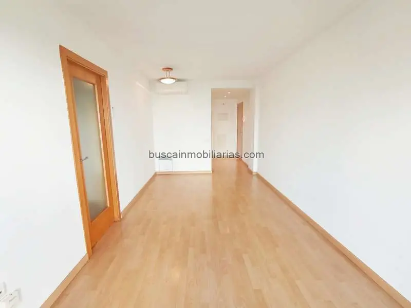 Piso en venta en Terrassa, 1 habitación doble, cerca FGC Vallparadis