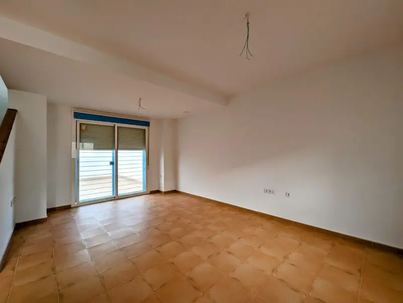 Adosado Venta del Rayo Loja con Garaje y Terraza