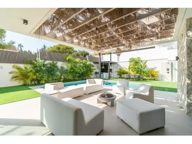 Chalet en Los Balcones Torrevieja con Piscina y Jardin Privado