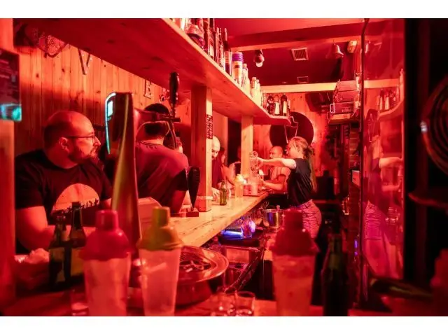 Traspaso Pub Torrevieja 30 Años De Exito Clientela Fija Terraza