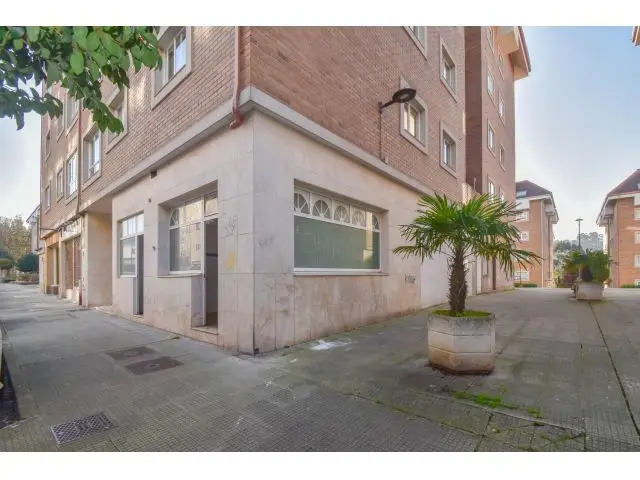 Local Comercial 48m2 La Barcala Dos Espacios Almacén Aseo