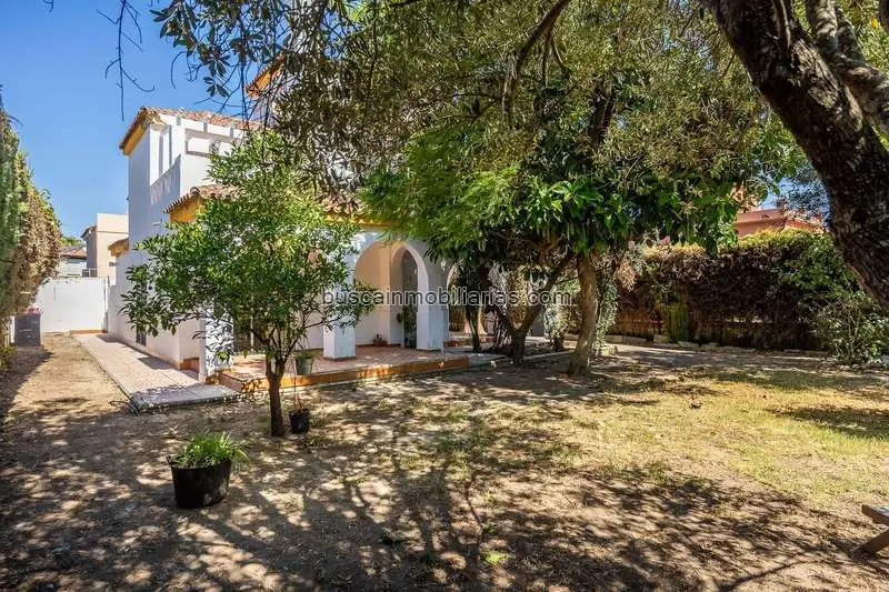 Chalet en Venta Mairena del Aljarafe: Ideal Familias