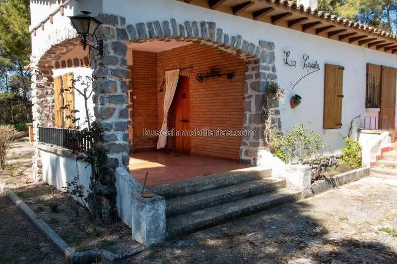 Chalet en Venta Calatayud con Piscina y Jardin